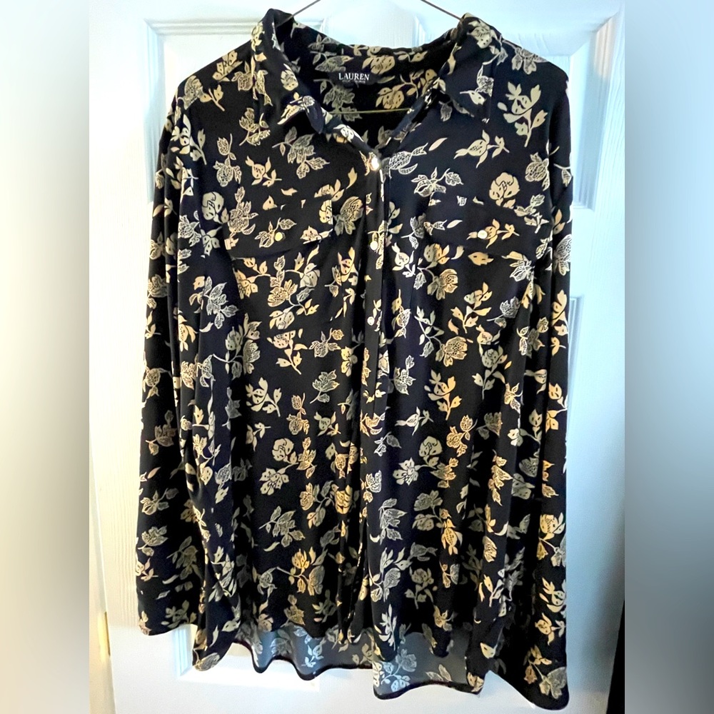 Beautiful Ralph Lauren top from 2022.